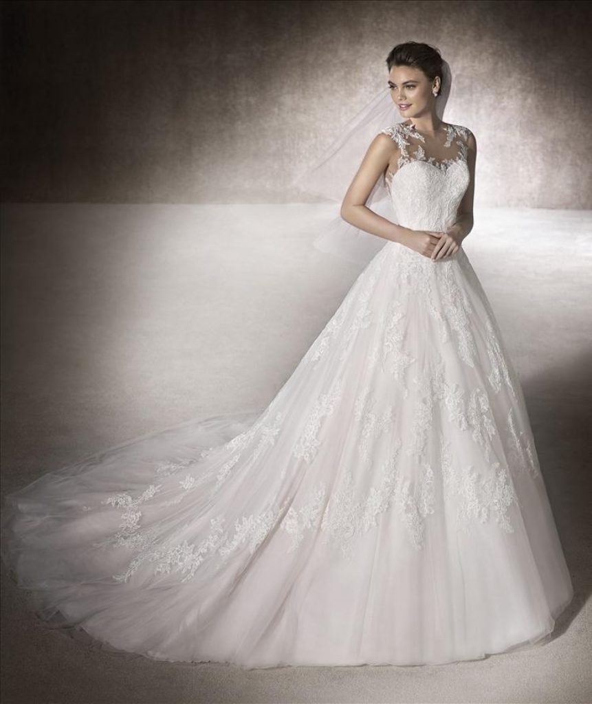 فساتين الدانتيل أفضل اختيار لعروس 2019