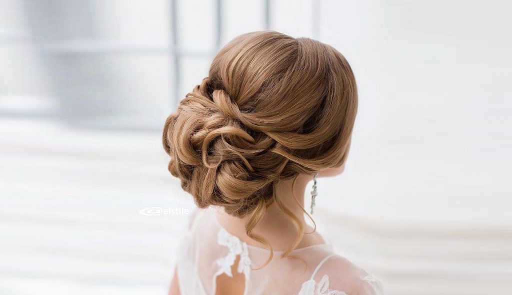 5 تسريحات شعر خليجية هي الأكثر رواجًا بين العرائس