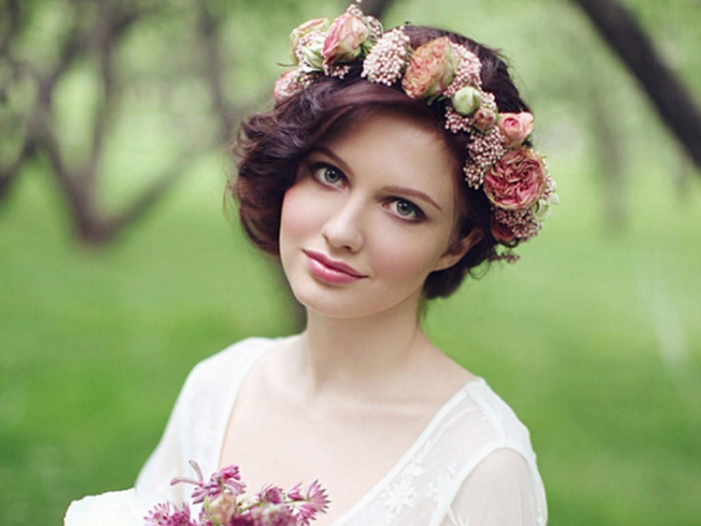 تسريحات أنيقة وقصات شعر فاخرة لعرائس الشتاء