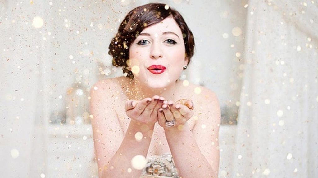 للعروس: جربي خلطة الطين والعسل لتفتيح الجسم