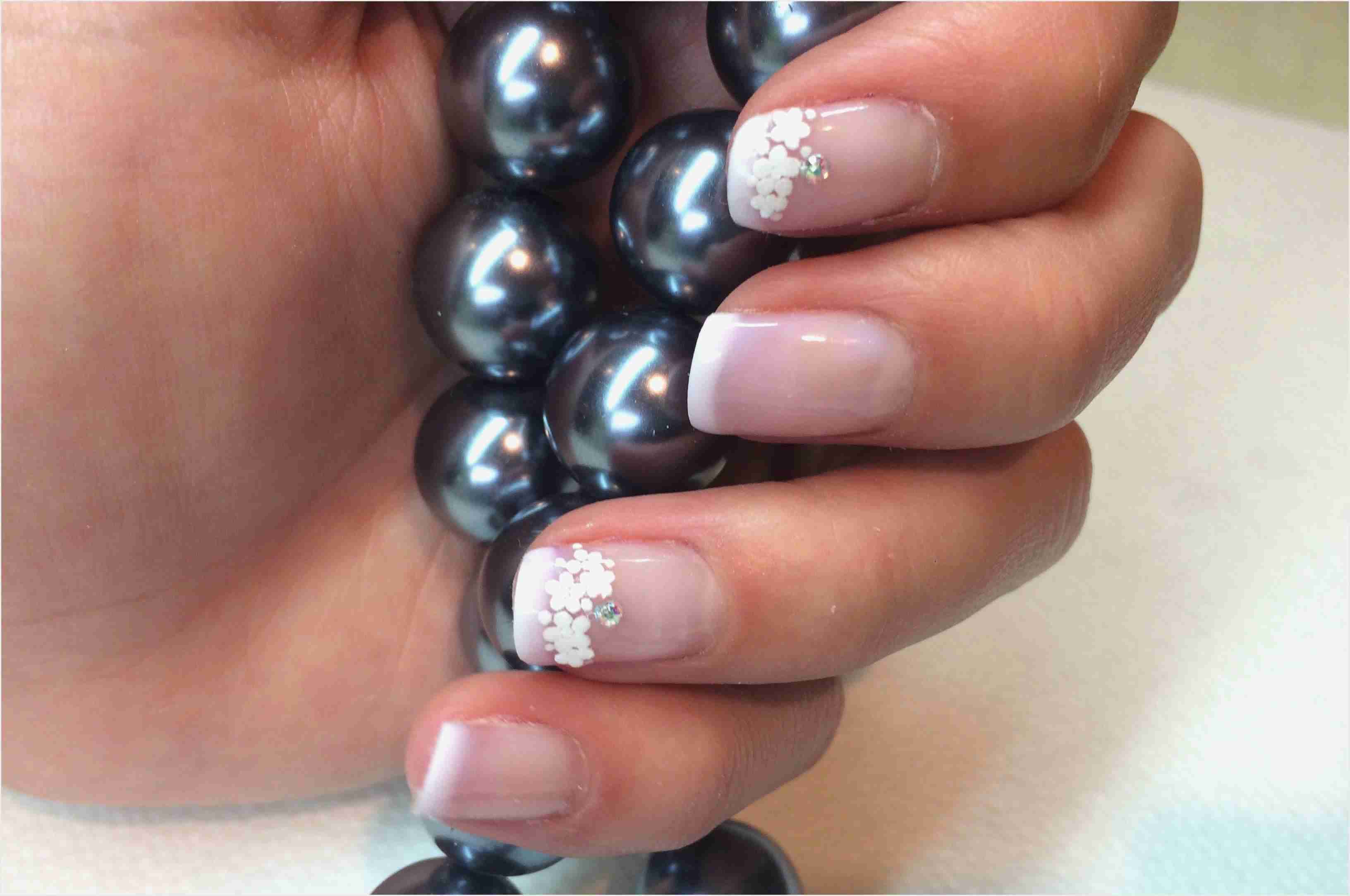 10 أفكار رائعة لتزيين أظافر العروس