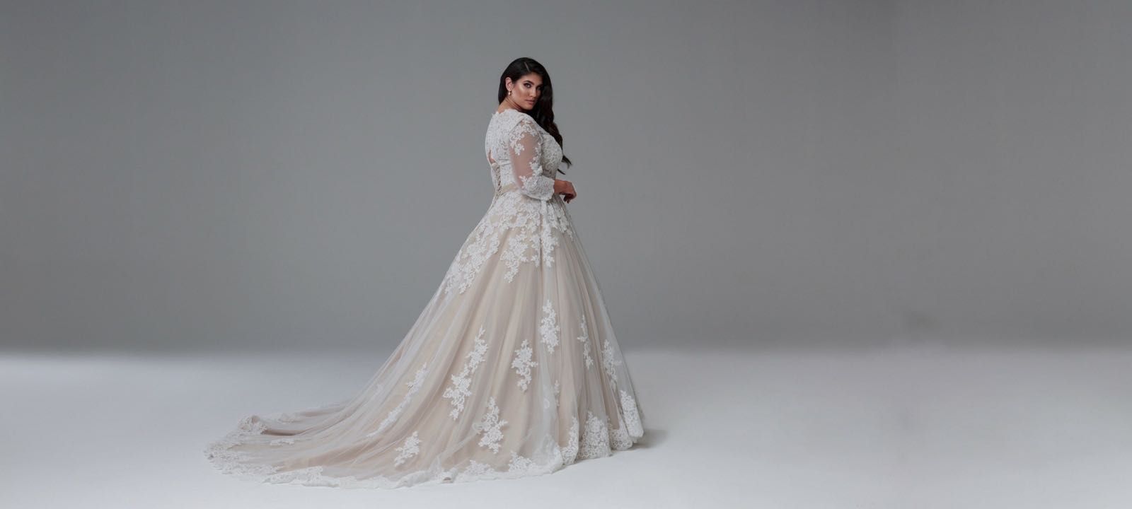 10 نصائح لاختيار فستان الزفاف للعروس صاحبة الجسم الممتلئ