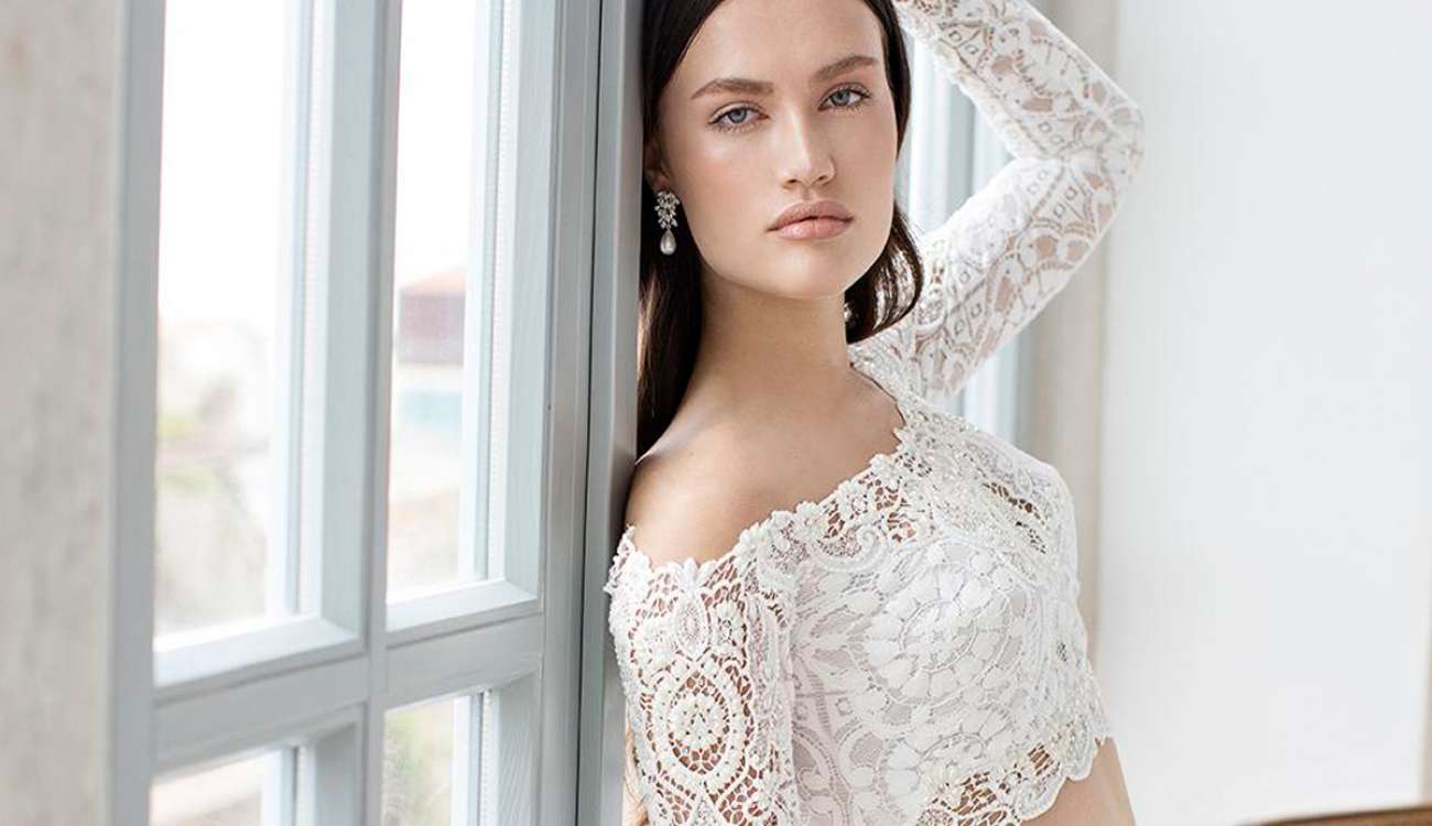 فستان زفاف من قطعتين لعروس أكثر تميزا