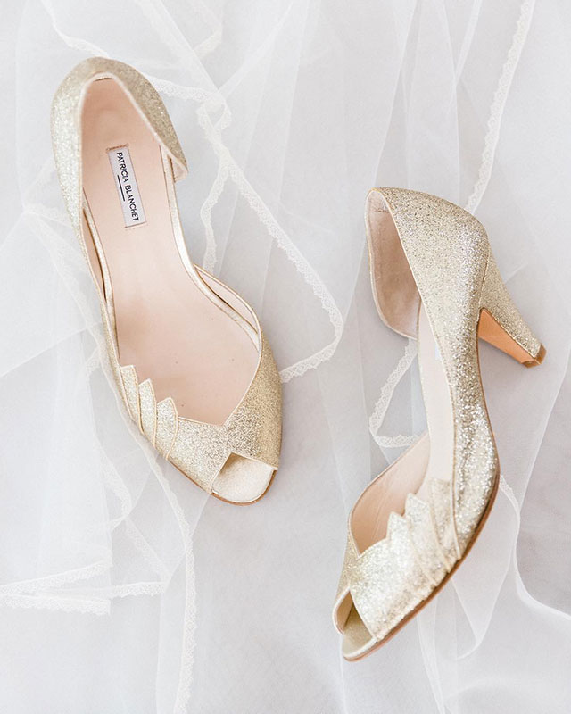 حذاء عروس ذهبي