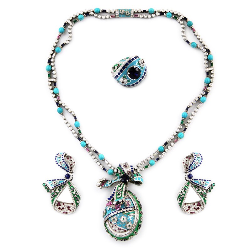 طقم "Faberge" من الذهب الأبيض ، الألماس ، الفيروز ، الزمرد والياقوت