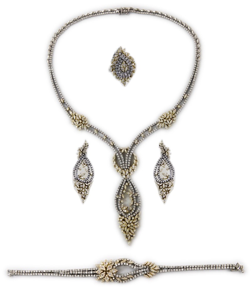 مجوهرات الفردان طقم من الذهب الأصفر و الماس