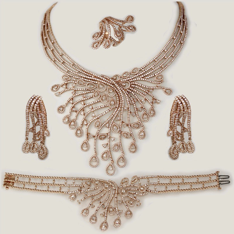  طقم كامل من الذهب الوردي و الماس
