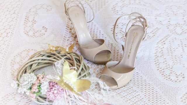 حذاء عروس مناسب لإطلالة ساحرة يوم الزفاف