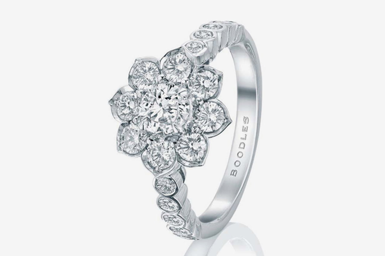 خواتم خطوبة على شكل وردة