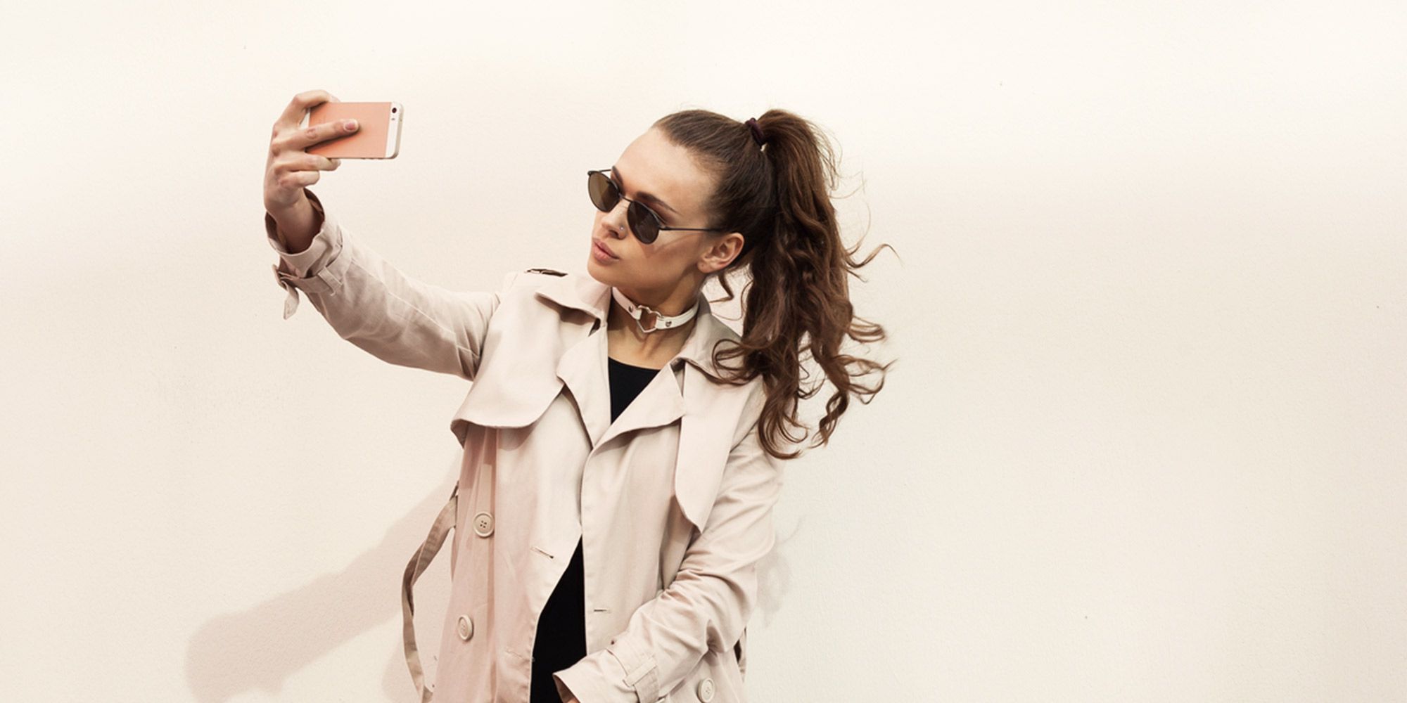 كيف أظهر جميلة في الصور : حيل بسيطة لتكوني أكثر روعة في السلفي وصور الأفراح