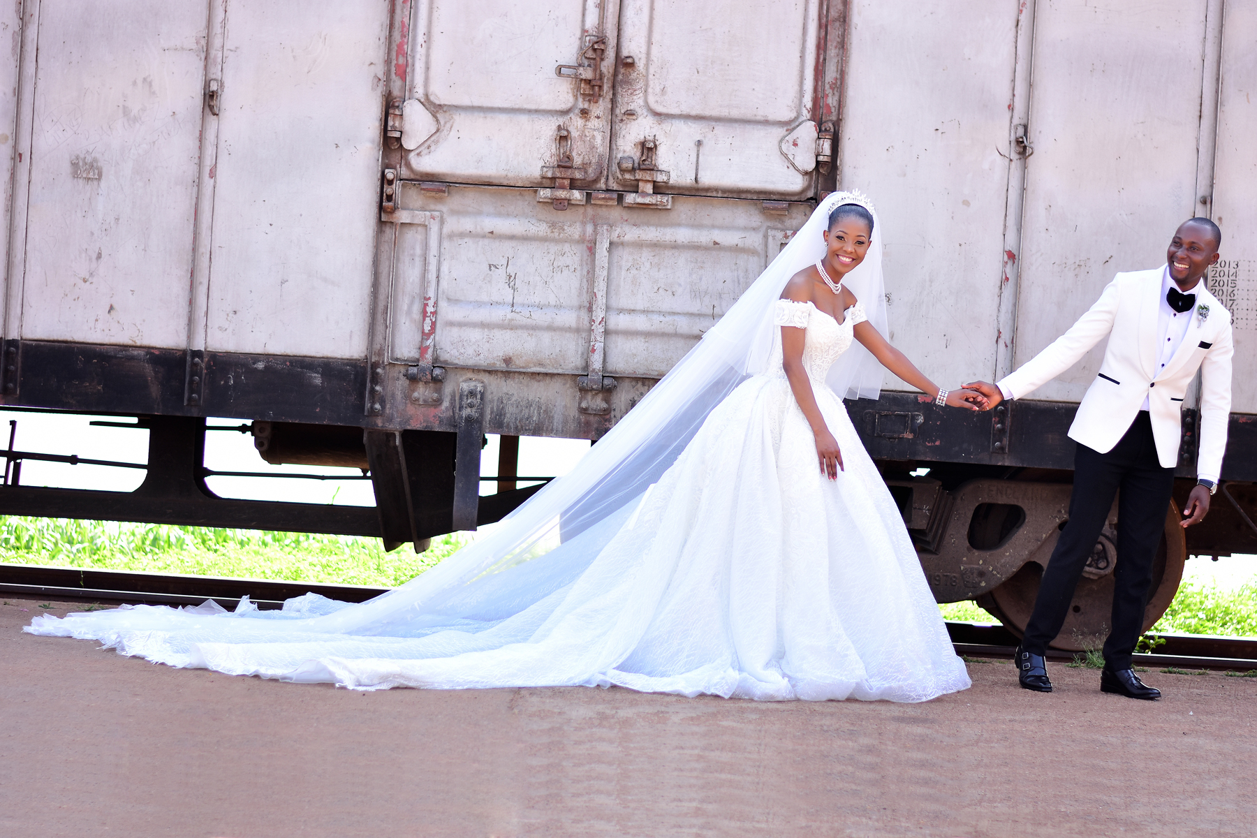 فستان زفاف كاريزما اختيارات ساحرة لإطلالة أكثر تأنقا يوم الزفاف