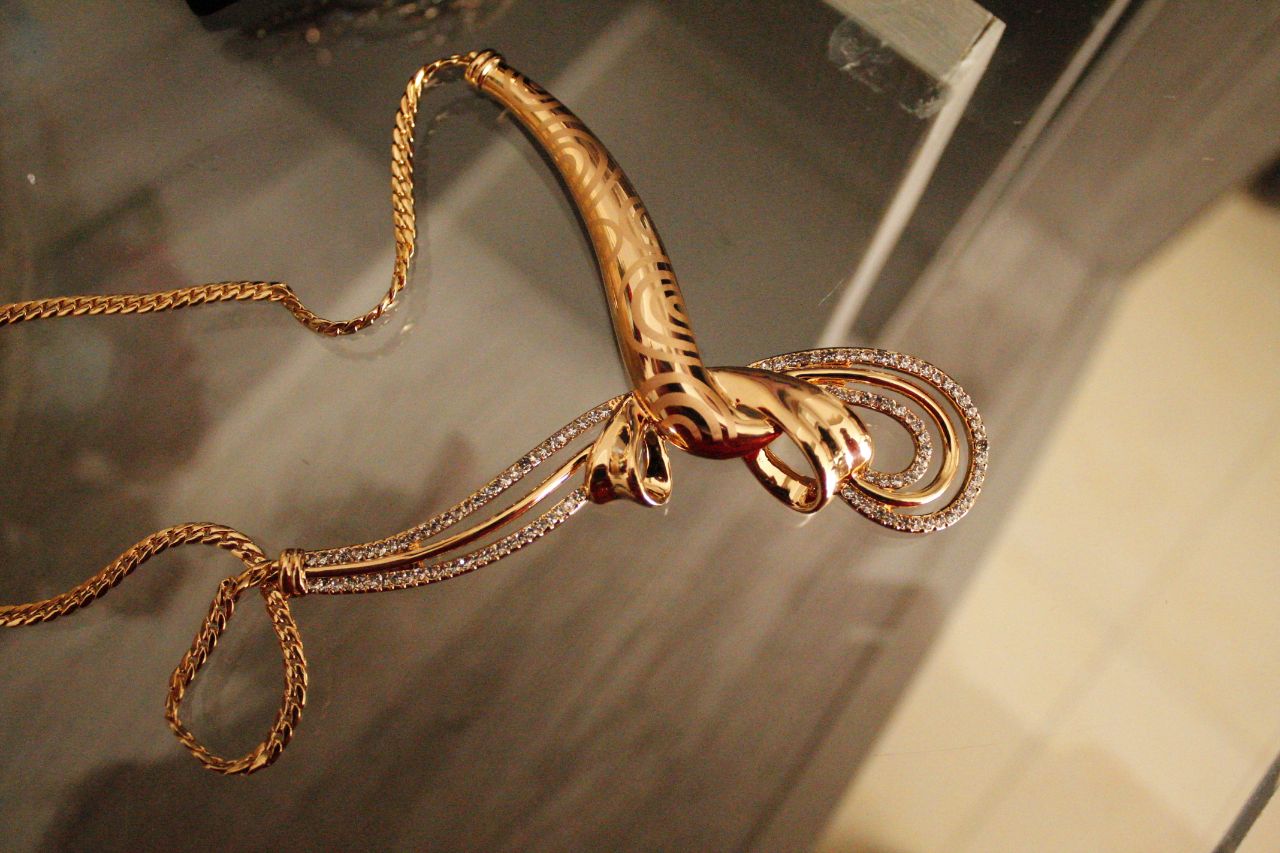 طقم ذهب لعروس أكثر أناقة تصاميم مترفة واختيارات متميزة لتكوني أكثر روعة