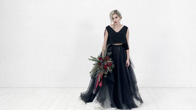 11 فستان زفاف أسود لإطلالة خيالية يوم الزفاف