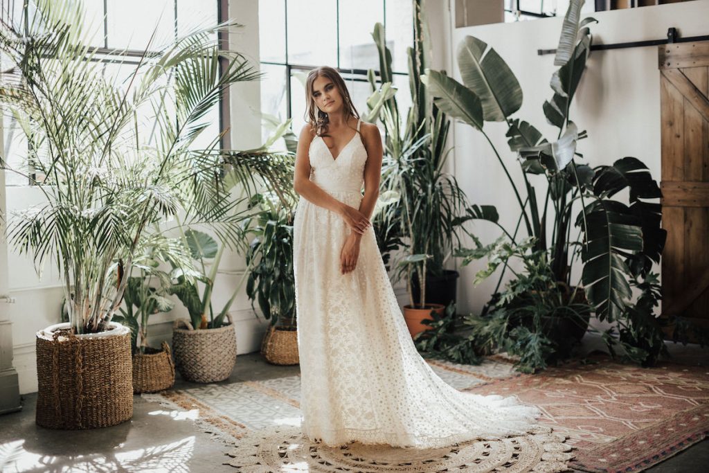 فساتين الدانتيل تصاميم ساحرة واختيار متميز للعرائس الأكثر أناقة