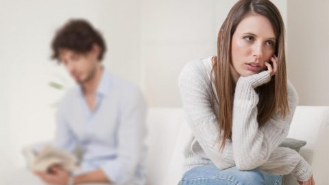 المشاكل العاطفية بين الأزواج الأسباب والحلول لعش زوجية هادئ