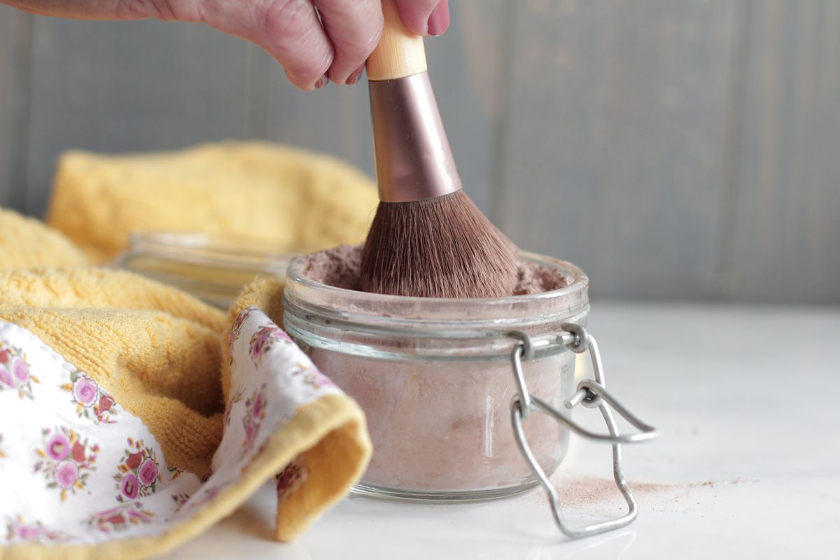 طريقة عمل فاونديشن بالطريقة الصحيحة خطوة بخطوة بالصور والفيديو