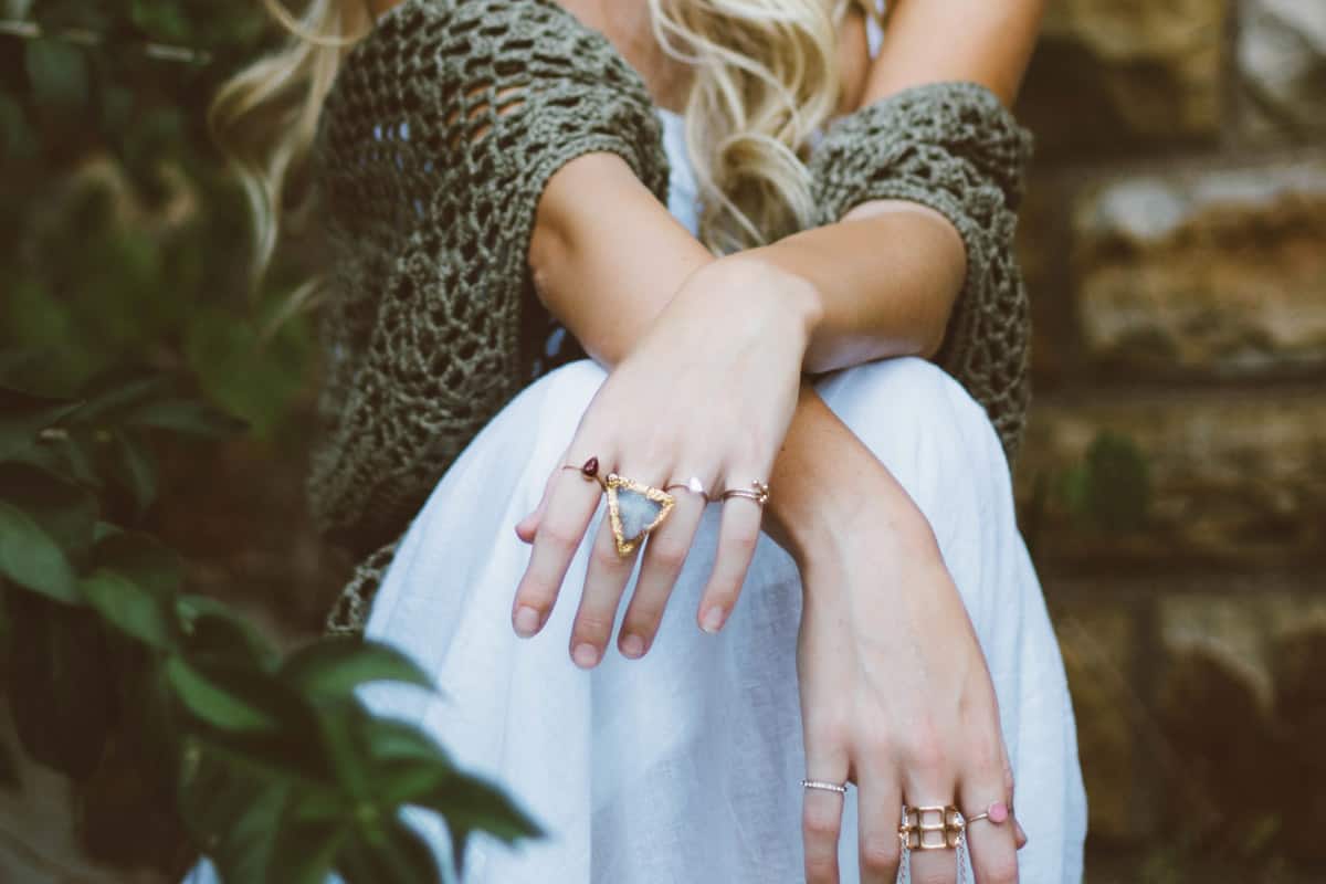 اكسسوارات : دليلك الشامل لاختيارها حسب ملابسك وشكل وجهك