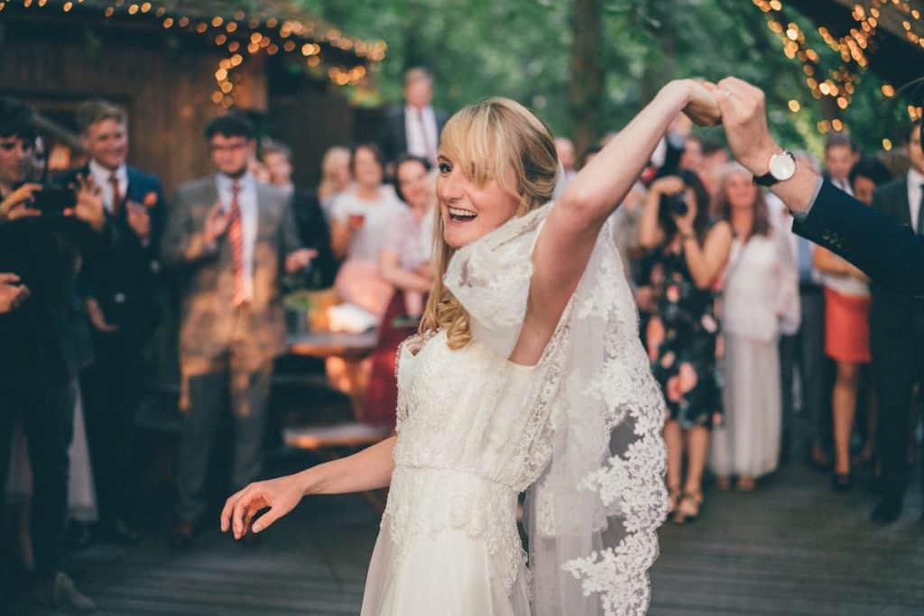 فساتين زفاف فخمه من حكايات الخيال لإطلالة متميزة