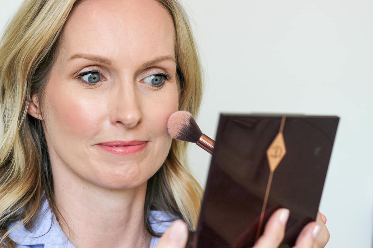 ادوات مكياج تتوريال لتتقني كل التفاصيل المتعلقة بالتجميل