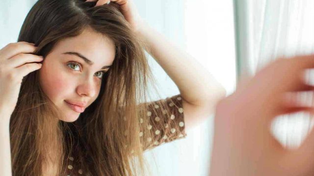 طريقة صبغ شعر زيتي بالبيت خطوة بخطوة