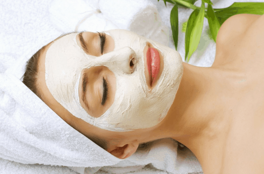 تبييض الوجه بأقنعة طبيعية رائعة عليك تجربتها