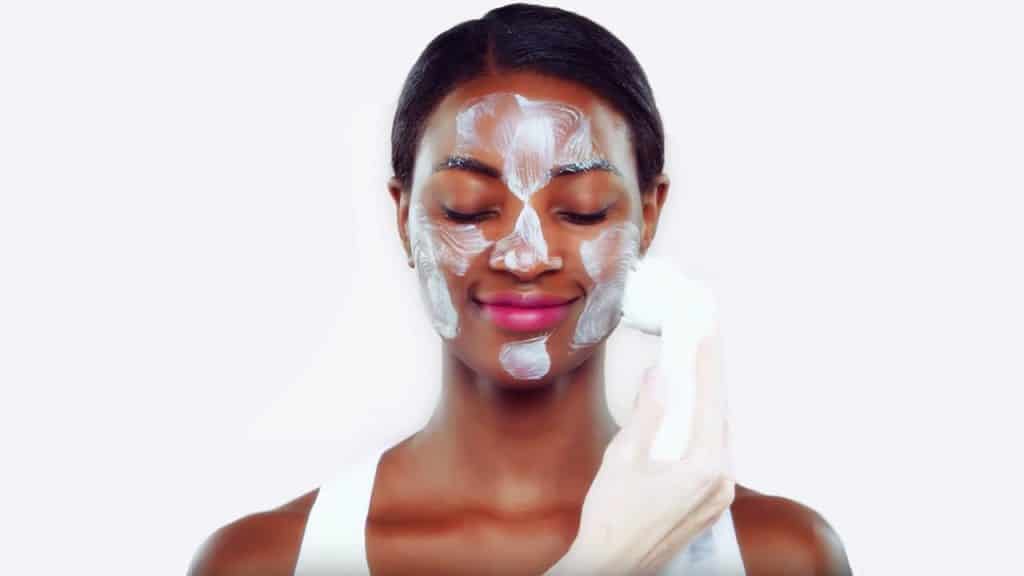 افضل غسول للبشرة الدهنية لإطلالة متميزة