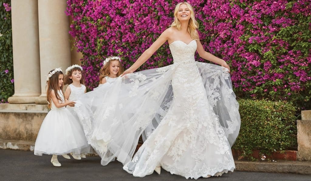 يعالج لهم توازن  15 فستان زفاف أبيض لإطلالة متميزة يوم زفافك – مجلة عروس