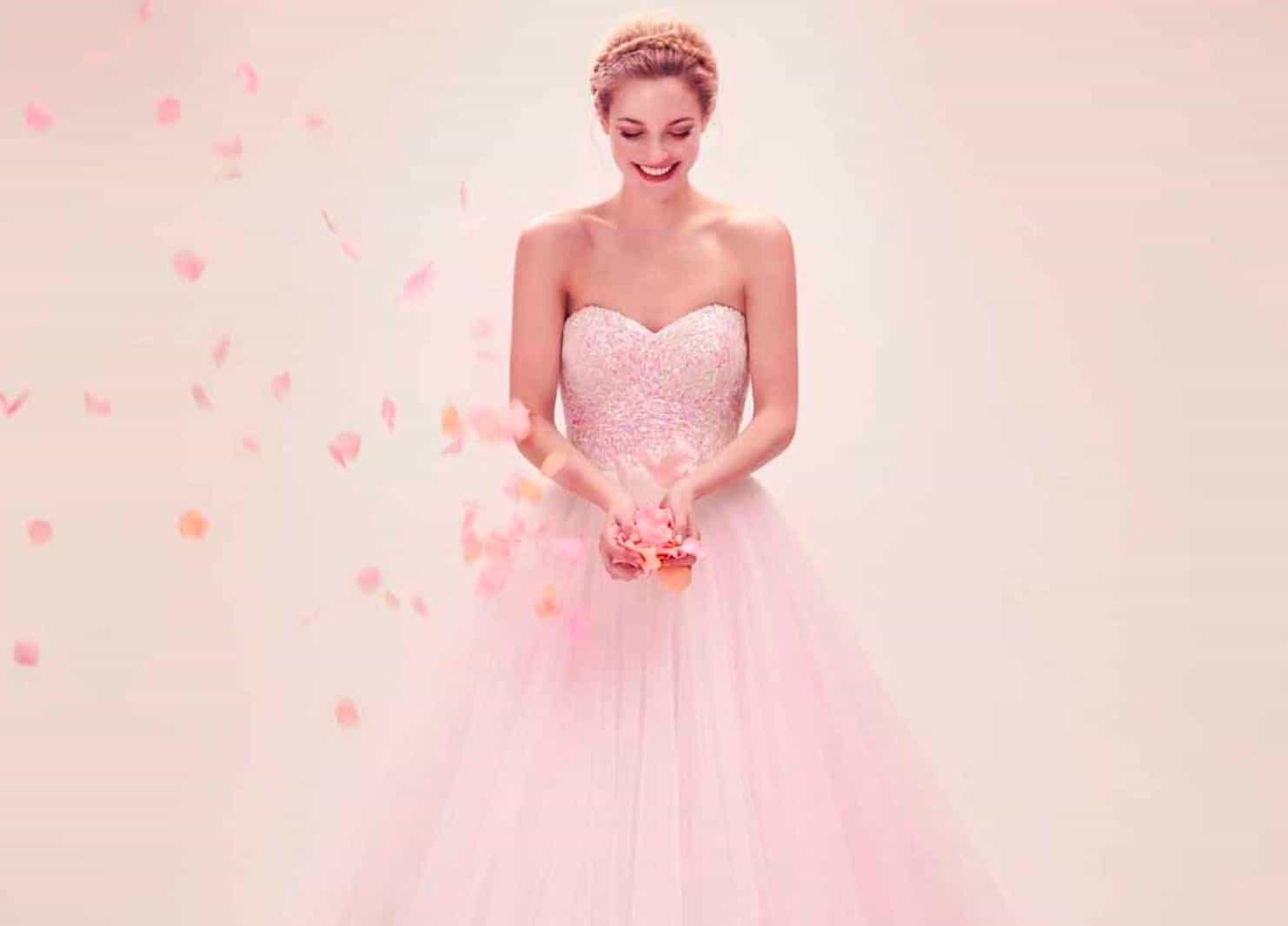 فساتين اورجانزا للخطوبة والزفاف حتى تكوني متألقة على الدوام