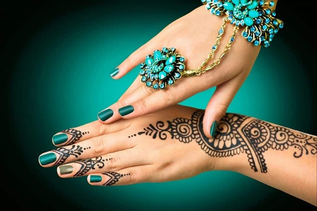 صور اروع نقشات حناء أنيقة للمقبلات على الخطوبة والزواج
