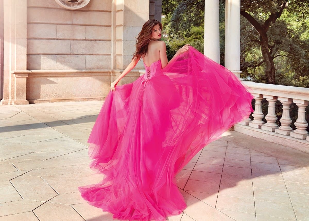 اجمل فساتين طويله لإطلالة أنيقة في شتاء 2020