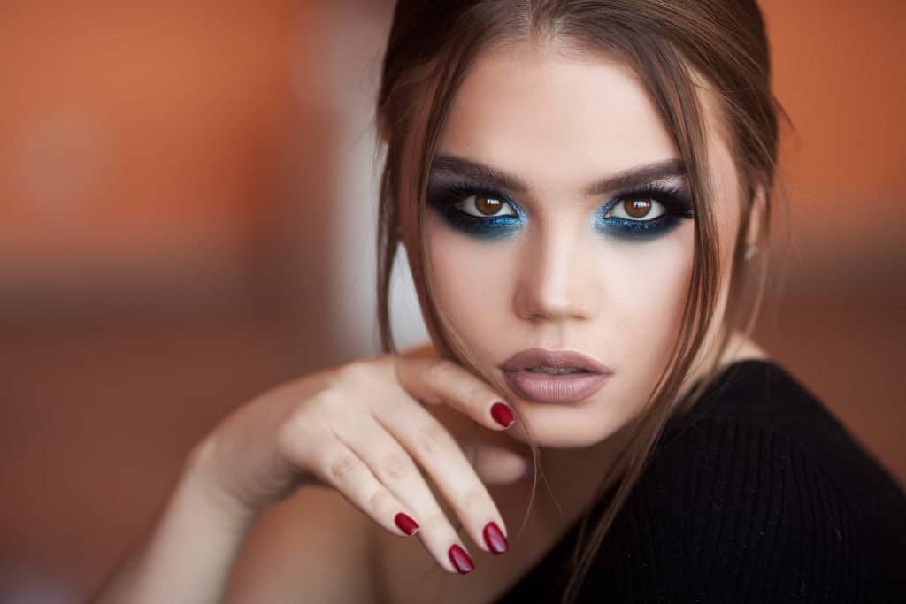 أحمر شفاه عودي لعروس أكثر أناقة وتميزا