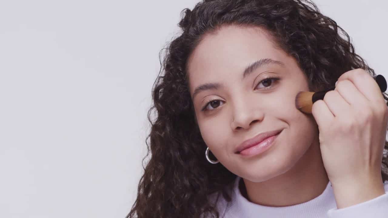 افضل برايمر ميبلين لوجه عروس خالي من العيوب