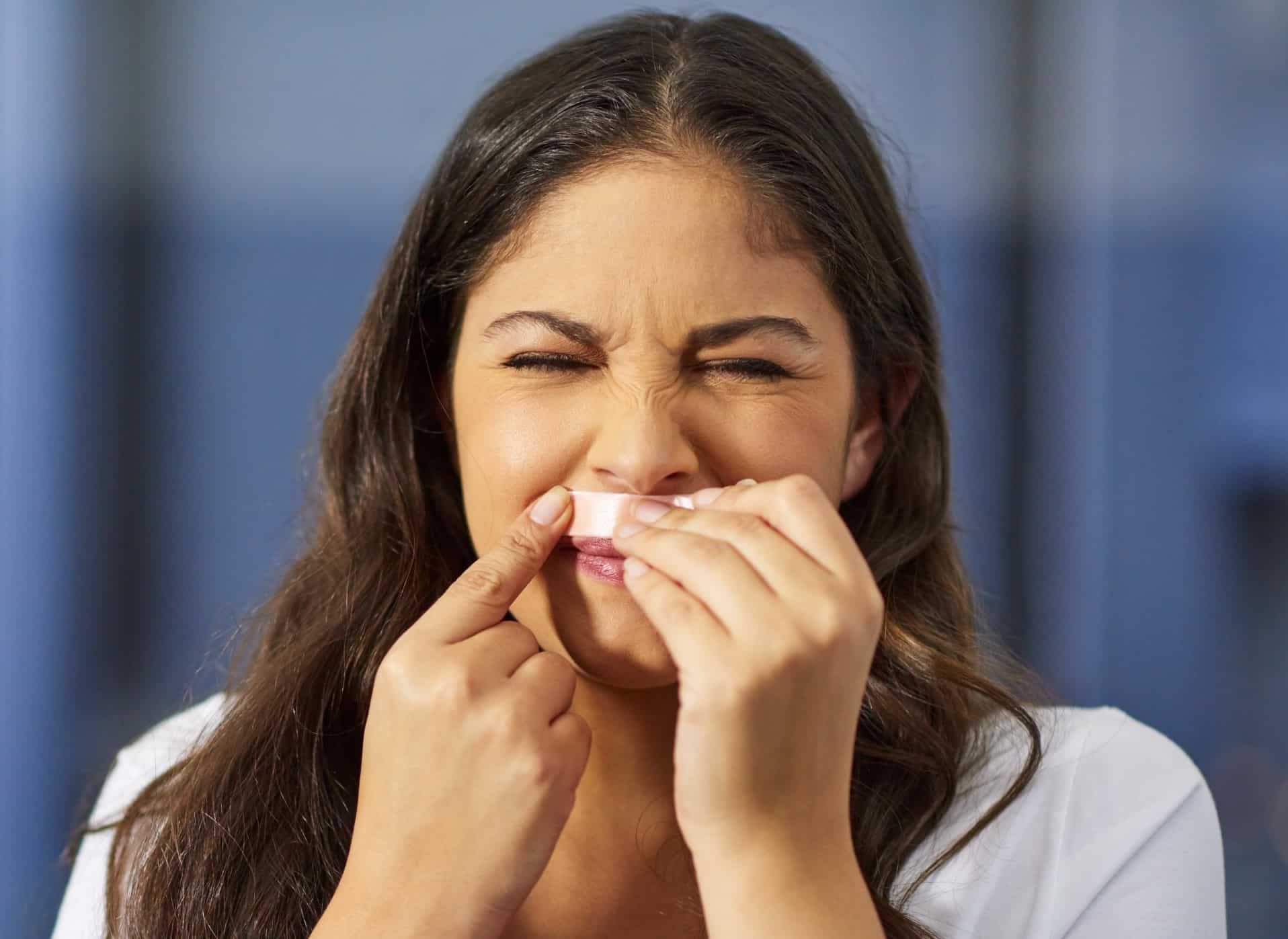 أفضل طرق إزالة شعر الوجه في المنزل وقولي وداعا للألم والإحراج