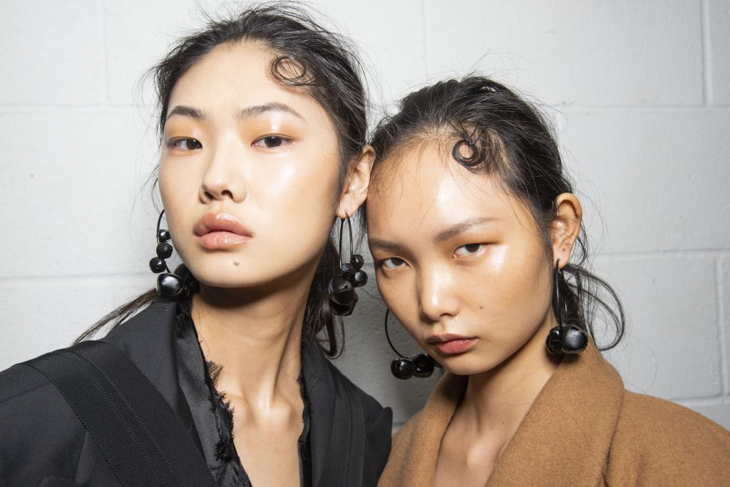 5 طرق طبيعية لتقوية الشعر الضعيف من الجذور حتى الأطراف