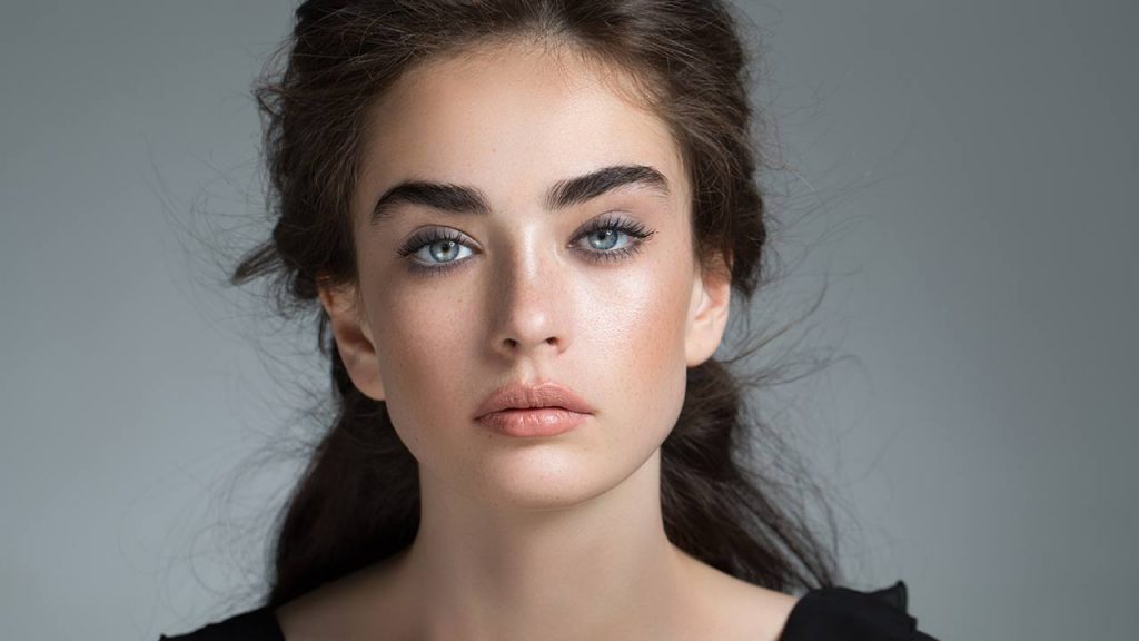 مكياج العيون الناعم لإطلالة متميزة في ربيع وصيف 2020