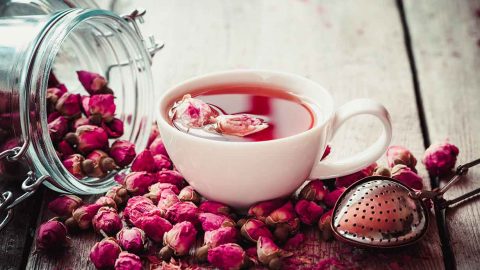 شاي الورد : فوائده الصحية المدهشة وكيفية صنعه في المنزل