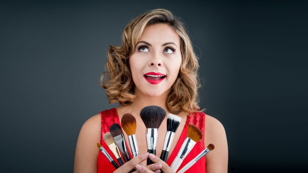 دليل العروس الكامل والشامل لكيفية استعمال فرش المكياج المختلفة