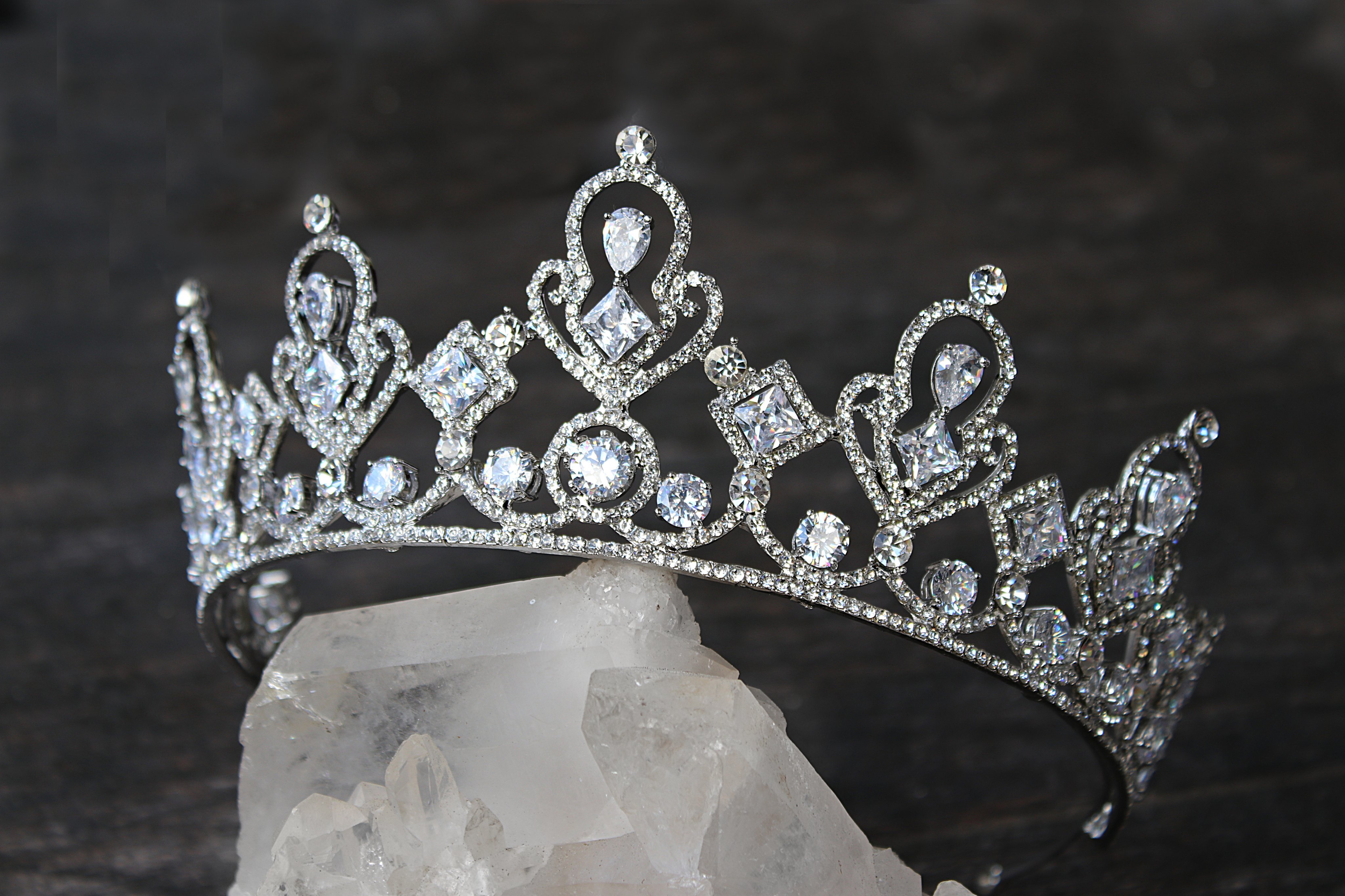 أكسسوارات ضرورية لإطلالة مكتملة للعروس