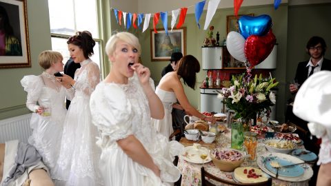 تصفيف الصحون في يوم الزفاف فن عليك معرفته لتنظيم يوم زفافك