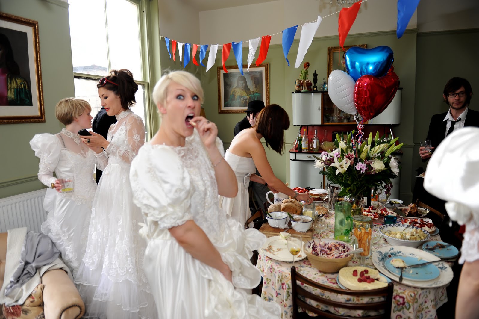 تصفيف الصحون في يوم الزفاف فن عليك معرفته لتنظيم يوم زفافك