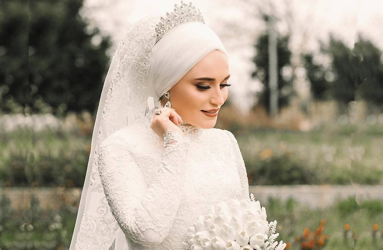 بالصور: أفكار أنيقة لتنسيق تاج الزفاف مع الحجاب