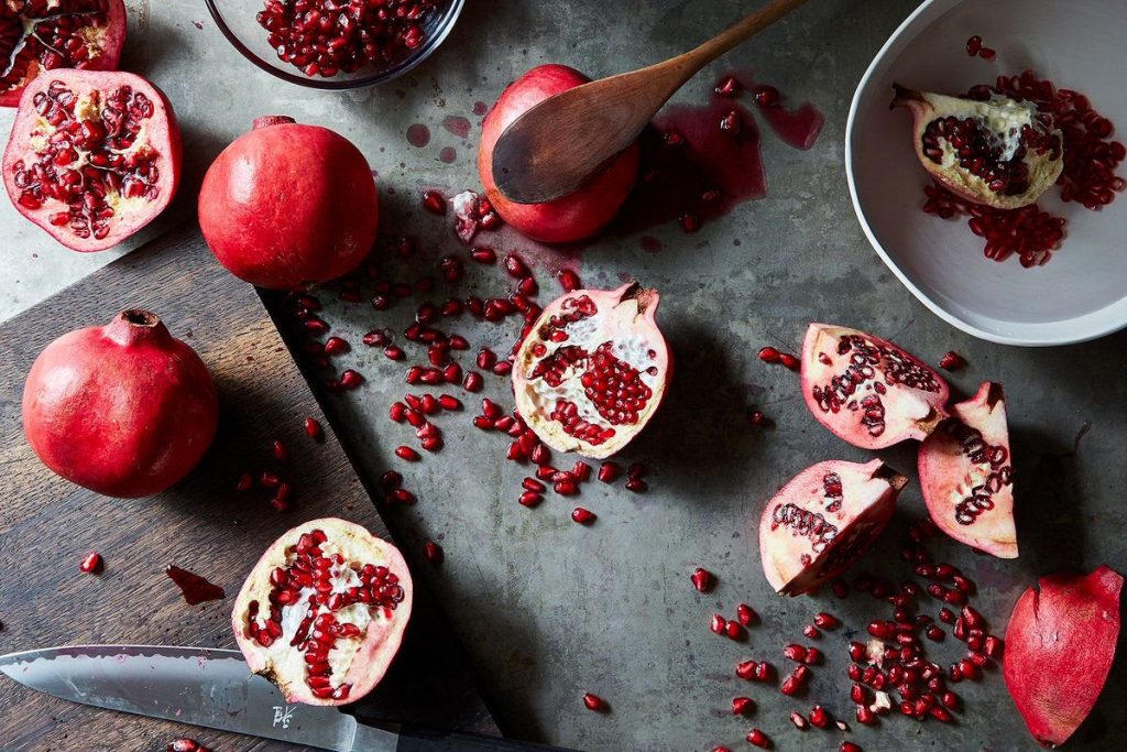 فوائد قشر الرمان الصحية … لن تتخلي عنه بعد اليوم