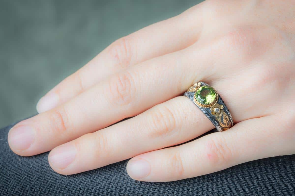 أفضل مجوهرات البريدوت لمولودات شهر أغسطس