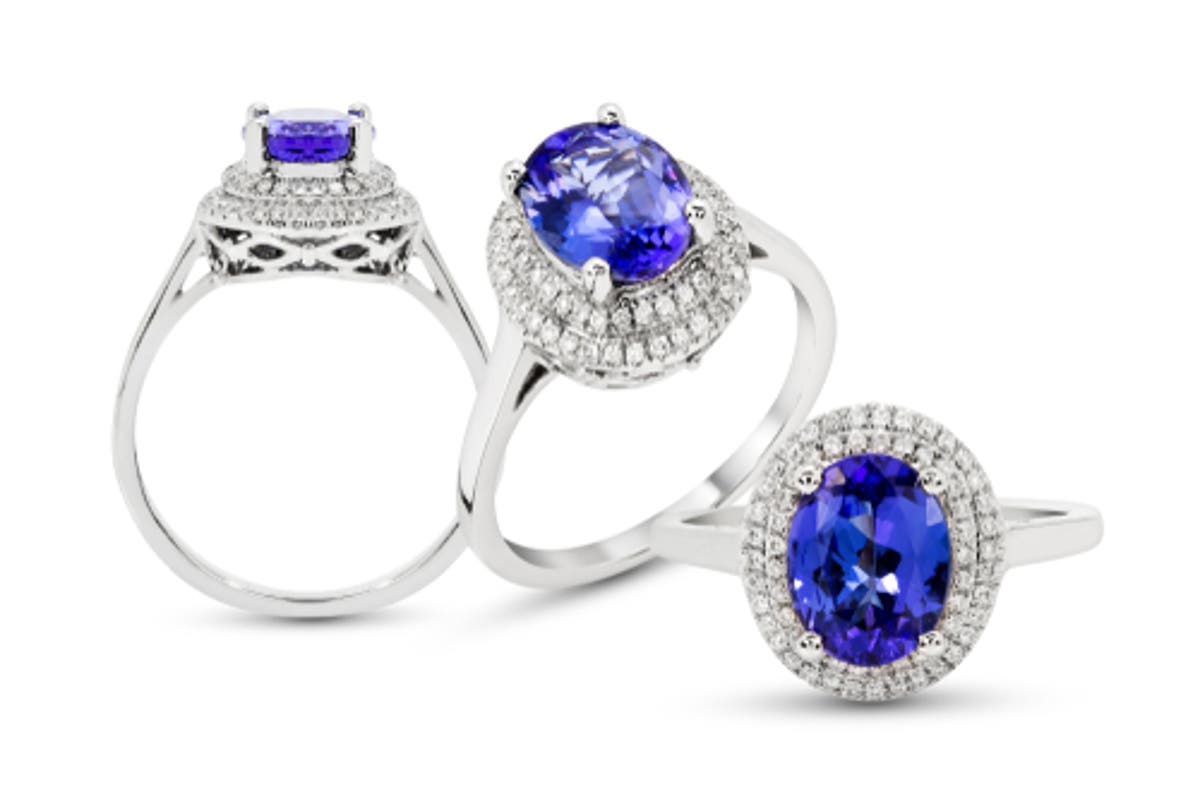 أجمل دبل خطوبة بحجر الياقوت الأزرق لمولودات شهر سبتمبر