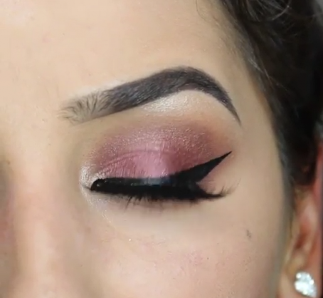 رسمات عيون عصرية وجريئة لإطلالة مميزة خلال فصل الخريف  