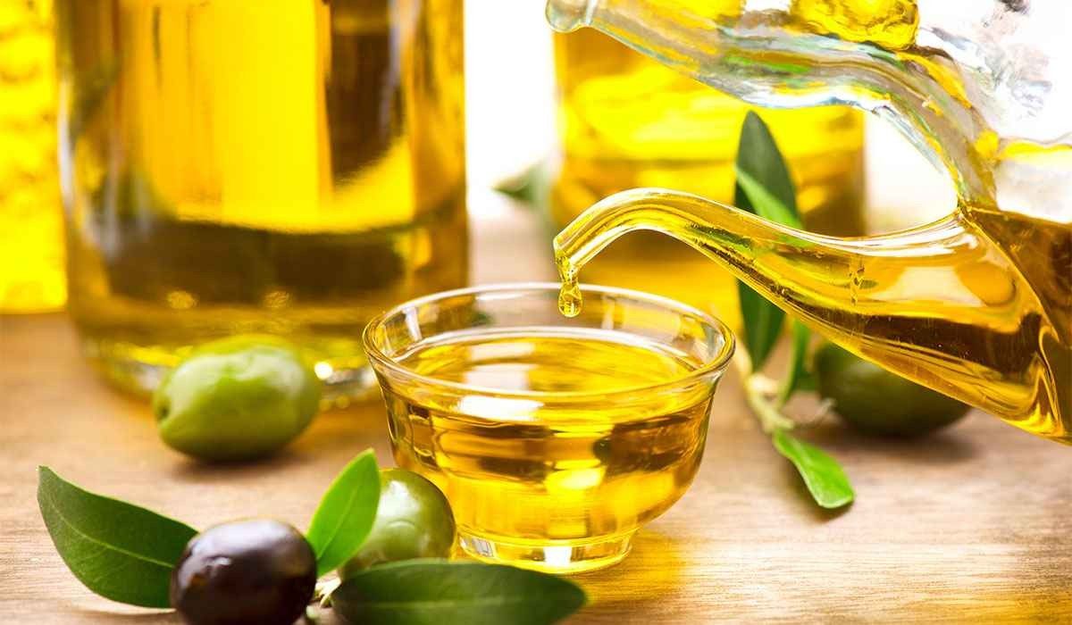أفضل أقنعة زيت الزيتون لبشرة مشرقة وحريرية