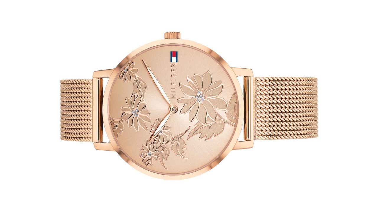 ساعات نسائية بمينا ترابية لإطلالة خريف متميزة