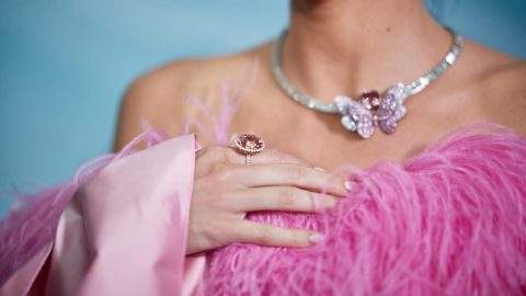 أجمل مجوهرات بالياقوت الوردي لشهر التوعية بسرطان الثدي