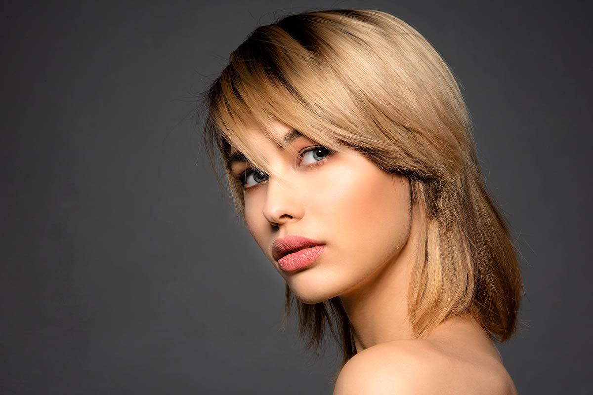 أجمل تسريحات كلاسيكية بالغرة الجانبية … خيارات مميزة