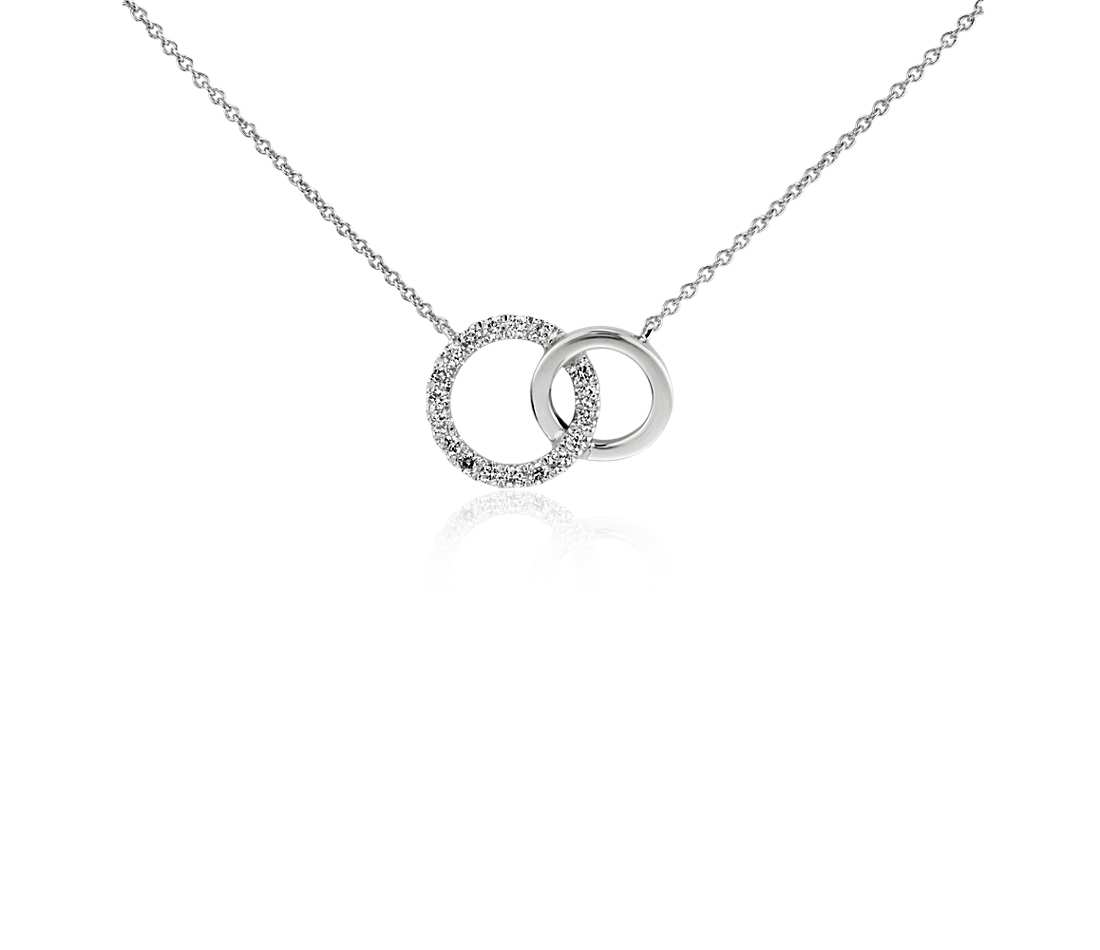 أجمل موديلات سلاسل الذهب الأبيض لموضة التكديس